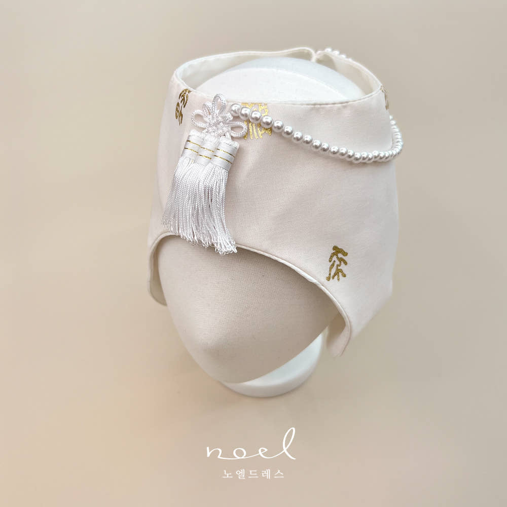 White and Gold Jobawi Hat