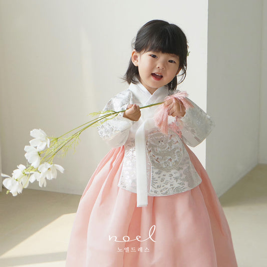Hye-bin Hanbok in White Floral/Peach