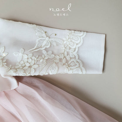 Hye-su Hanbok in White/Light Pink