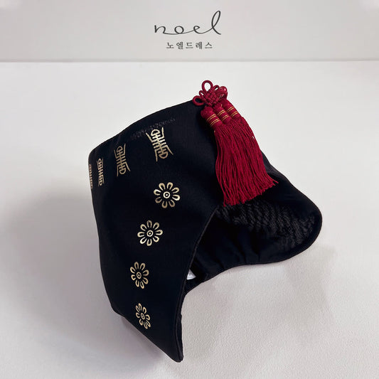 Ju-a Jobawi Hat in Black Tassel
