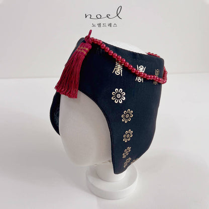 Ju-a Jobawi Hat in Black Tassel