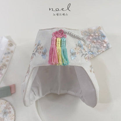 Kyung-hee Jobawi Hat in White Floral
