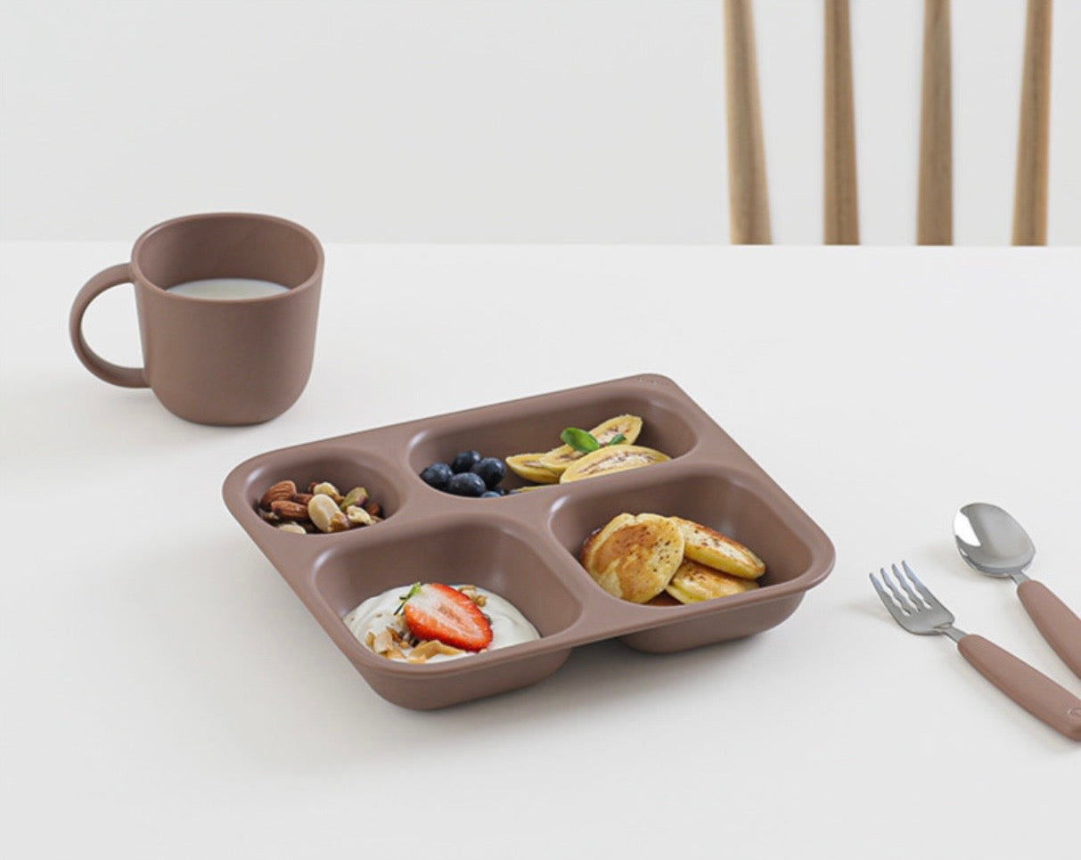 Tackaon Kids 4 Section Dish