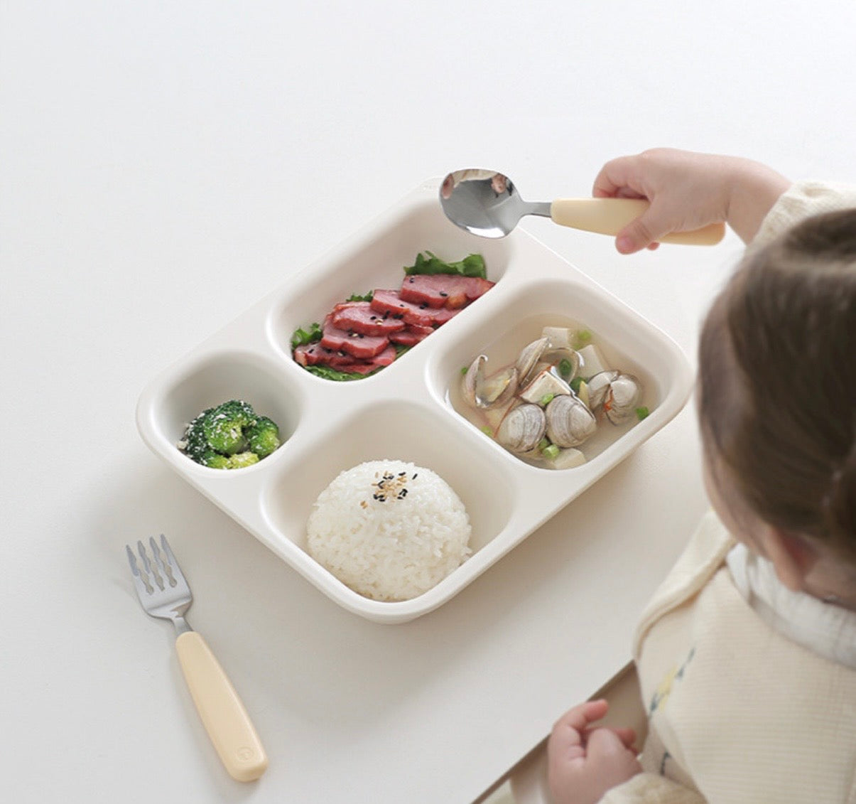Tackaon Kids 4 Section Dish