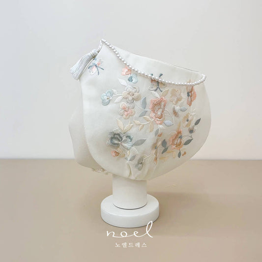White and Blue Floral Jobawi Hat
