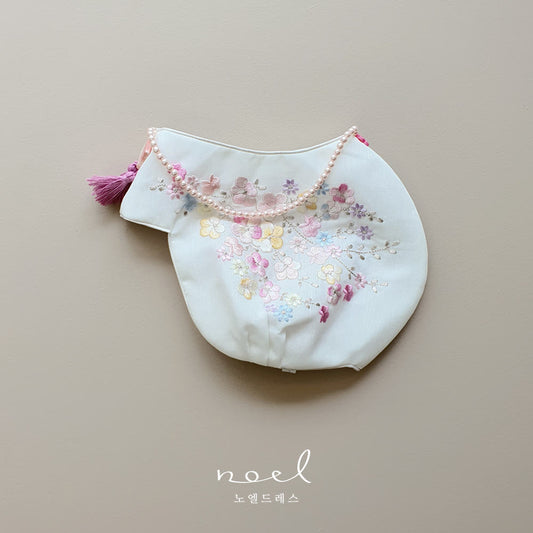 White and Pink Floral Jobawi Hat